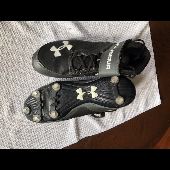 Sports cleats - Picture 3 of 3